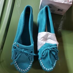 Minnetonka Aqua/Turqoise Suede Moccasins with Bow